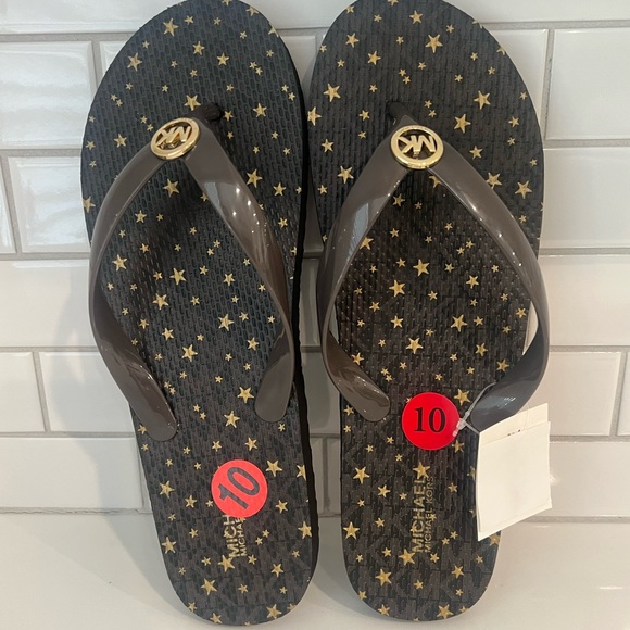 Cute Michael Kors Sandals!! - Picture 4 of 14